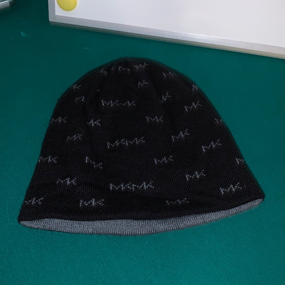 Michael Kors black winter hat